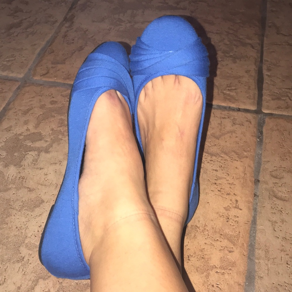 American Eagle Size 9 Blue Flats
